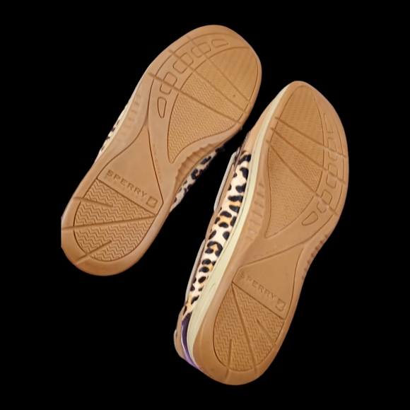 Sperry Tan Suede Flats - Picture 3 of 6